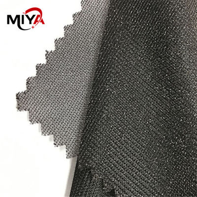 สีขาว / ดำ Fusible Interlining 30gsm Polyester สำหรับเสื้อผ้าและเครื่องแต่งกาย