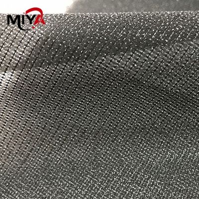 สีขาว / ดำ Fusible Interlining 30gsm Polyester สำหรับเสื้อผ้าและเครื่องแต่งกาย
